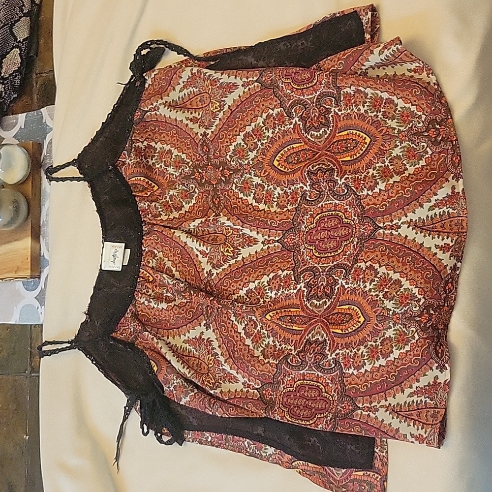 Tank to open on sides with tie